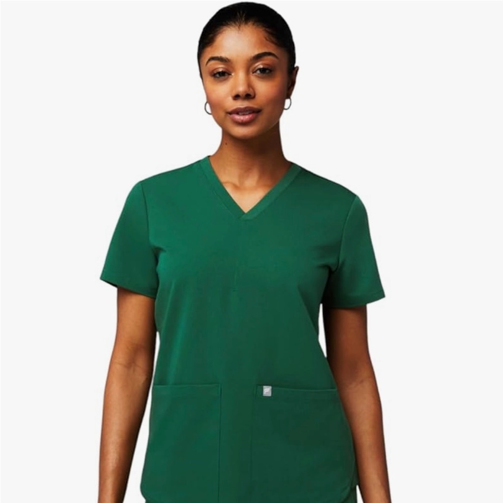 Fabletics Scrub Set- Top & Joggers XXL